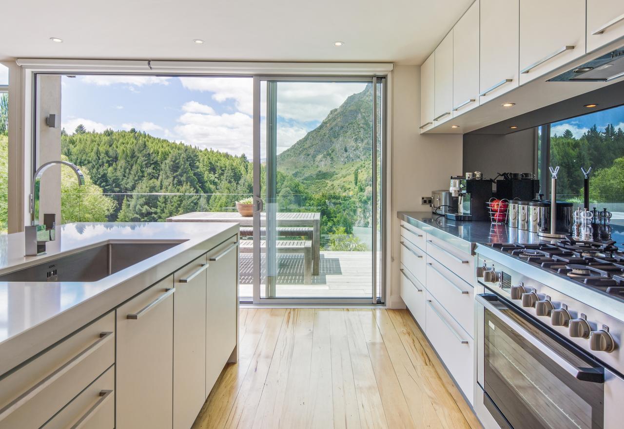 Riverview Retreat Holiday Home By Majordomo Queenstown Habitación foto